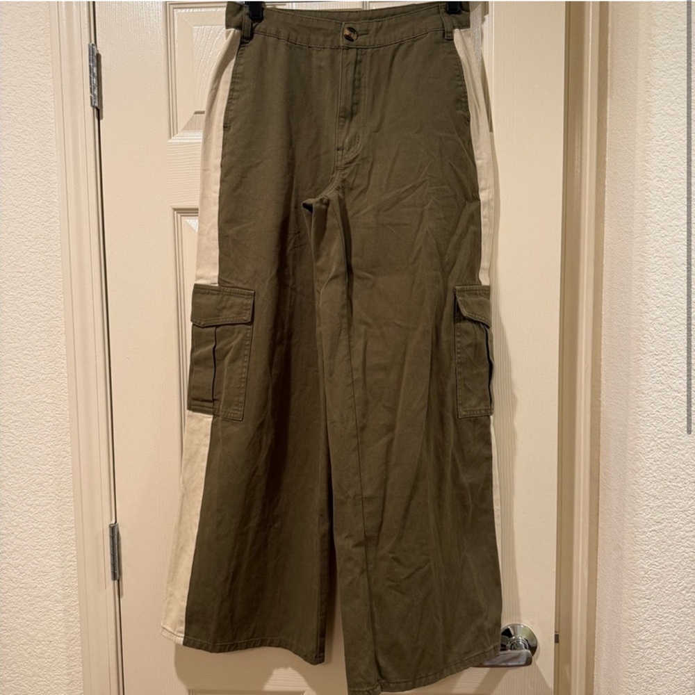 Cider Olive Cargo Wide Leg Pants Size S